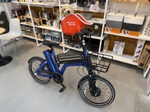 BESV/H3/METALLIC BLUE